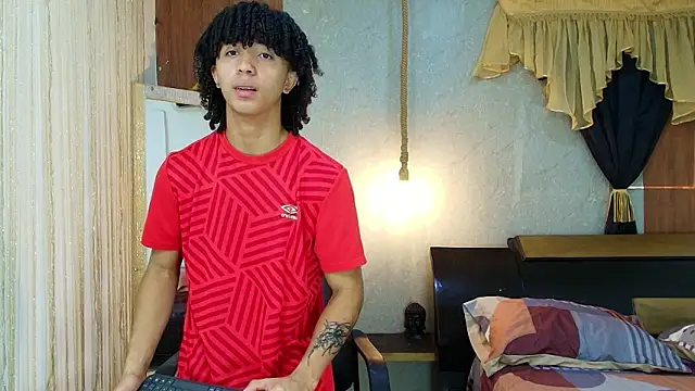 Snapshot of kim_curlyy chatting on 20, 3, 2026 kim curlyy online show from 20, 3, 2026