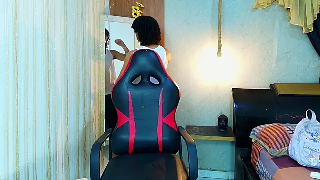 Snapshot of kim_curlyy chatting on 8, 4, 2026 kim curlyy online show from 8, 4, 2026