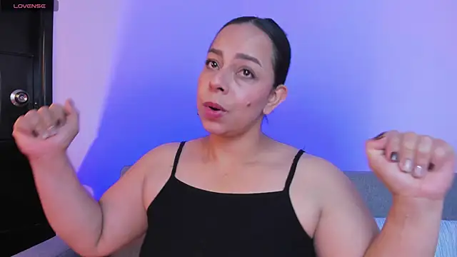 Snapshot of jimena_chic1 chatting on 26, 6, 2026 jimena chic1 online show from 26, 6, 2026