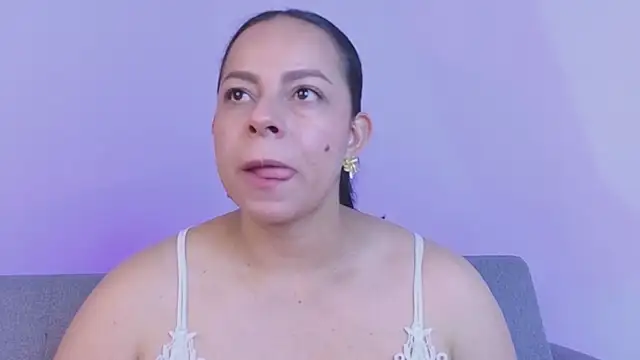 Snapshot of jimena_chic1 chatting on 20, 7, 2026 jimena chic1 online show from 20, 7, 2026