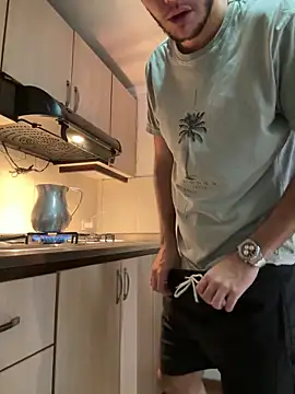 Snapshot of RicoValen chatting on 25, 2, 2026 RicoValen online show from 25, 2, 2026