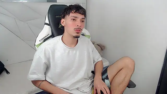 Snapshot of Yankeee_ chatting on 26, 11, 2025 Yankeee online show from 26, 11, 2025