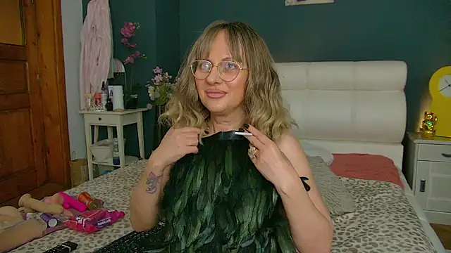 Cougar Milff online show from 27, 5, 2026
