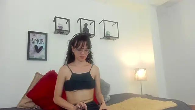 Snapshot of LindaWalker_ chatting on 3, 12, 2025 LindaWalker online show from 3, 12, 2025