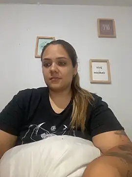 LoreinnFox online show from 9, 4, 2026