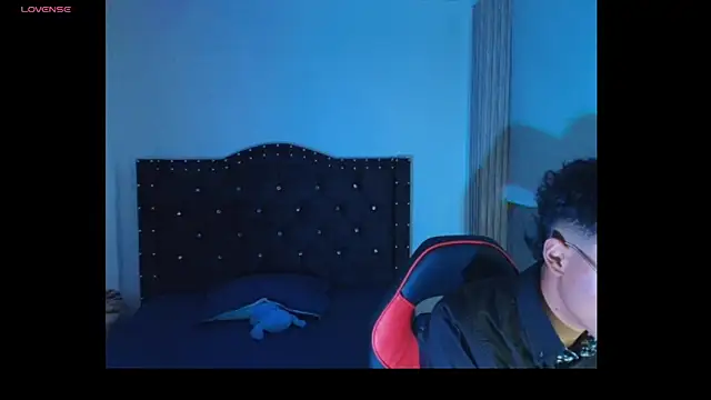 Snapshot of thian_blakee chatting on 29, 11, 2025 thian blakee online show from 29, 11, 2025