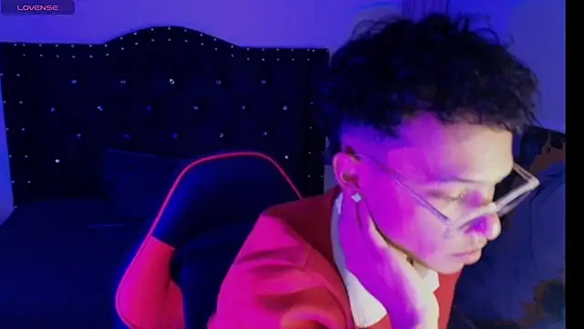 Snapshot of thian_blakee chatting on 1, 12, 2025 thian blakee online show from 1, 12, 2025