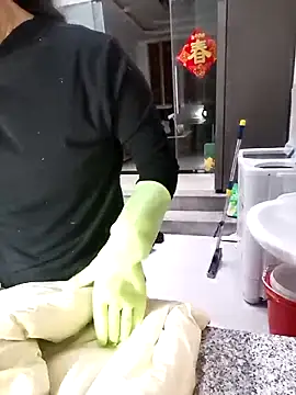 mimi2052 online show from 15, 12, 2025