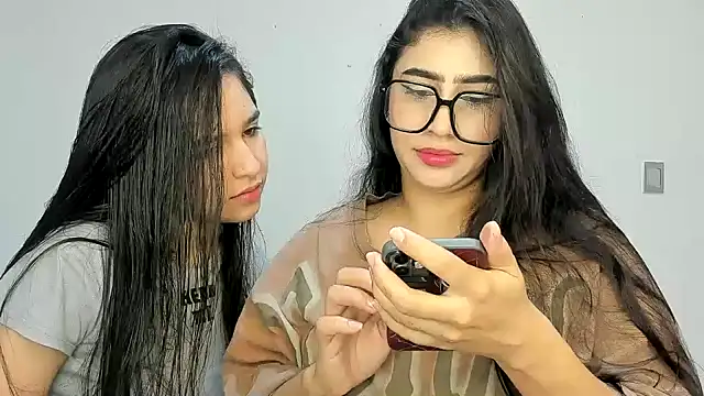 Snapshot of ROUS_SWEET_ chatting on 19, 12, 2025 ROUS SWEET online show from 19, 12, 2025