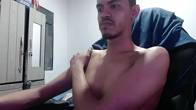 Snapshot of not4work chatting on 16, 4, 2026 not4work online show from 16, 4, 2026