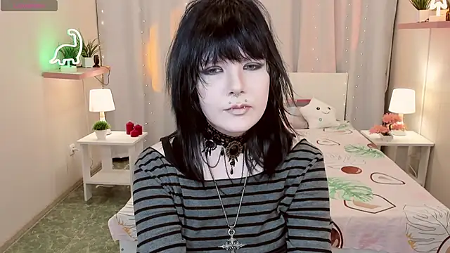 Snapshot of RamonaKlein chatting on 1, 12, 2025 RamonaKlein online show from 1, 12, 2025