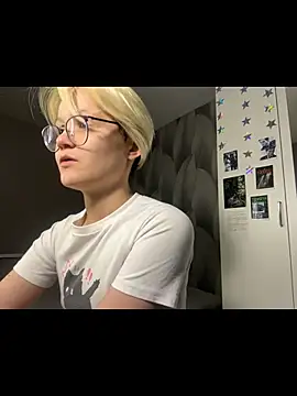 LunaDoreann online show from 3, 12, 2025