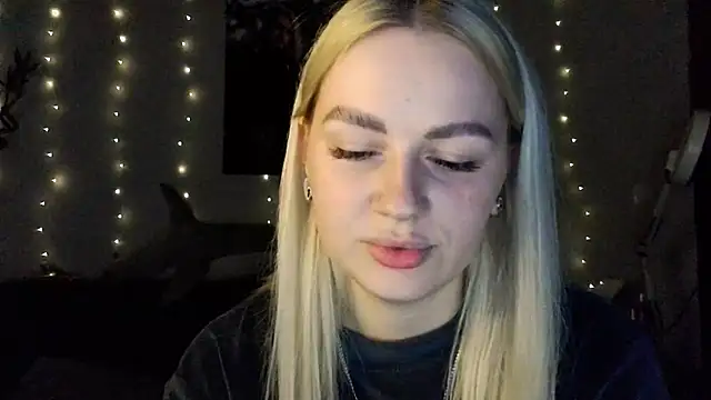 Whitehex666 online show from 4, 12, 2025