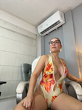 Snapshot of AnnaJaimes chatting on 20, 6, 2026 AnnaJaimes online show from 20, 6, 2026