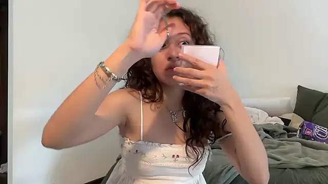 Snapshot of Alicatcua_ chatting on 24, 6, 2026 Alicatcua online show from 24, 6, 2026