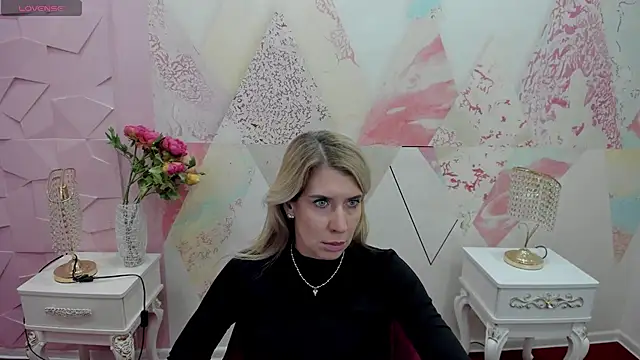 Juicy wel1 online show from 1, 12, 2025