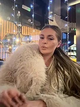 Snapshot of MilenaLuxury chatting on 28, 11, 2025 MilenaLuxury online show from 28, 11, 2025