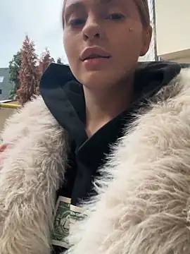 Snapshot of MilenaLuxury chatting on 29, 11, 2025 MilenaLuxury online show from 29, 11, 2025