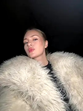 Snapshot of MilenaLuxury chatting on 3, 12, 2025 MilenaLuxury online show from 3, 12, 2025