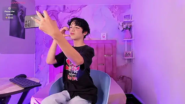 SthepanodiMonaco online show from 18, 2, 2026