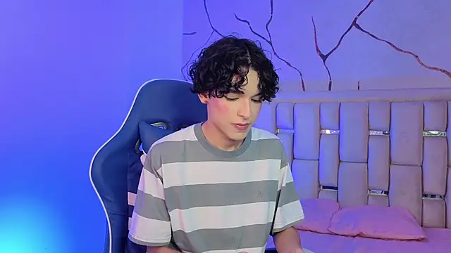 SthepanodiMonaco online show from 7, 4, 2026