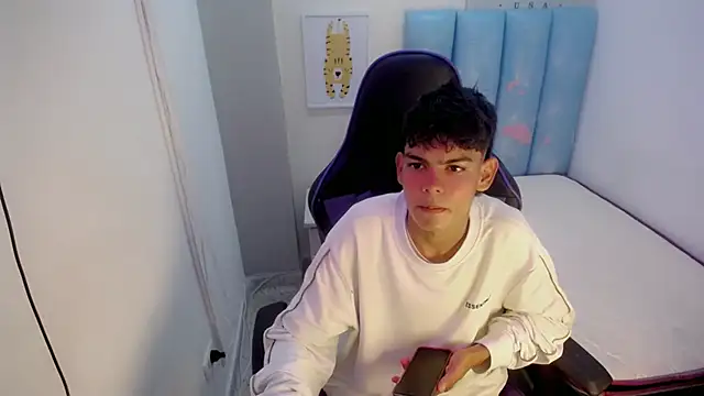 Snapshot of Lil_babyyy_ chatting on 1, 12, 2025 Lil babyyy online show from 1, 12, 2025