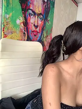 MiaScott Pink online show from 5, 12, 2025