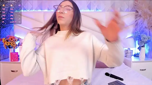 Lizzi Hotman  online show from 17, 3, 2026