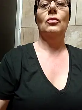 Mona The MILF online show from 1, 7, 2026