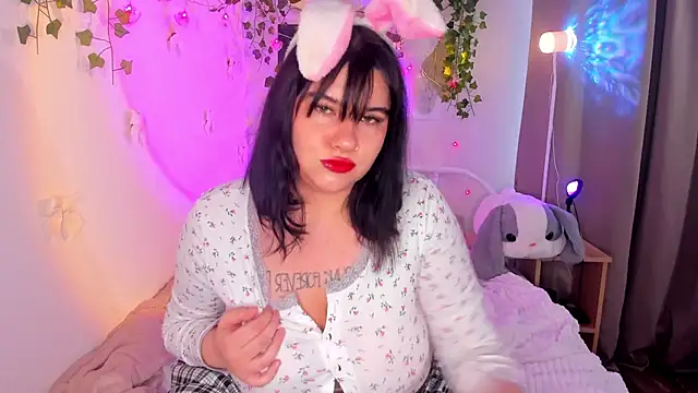 Snapshot of TinColada chatting on 2, 12, 2025 TinColada online show from 2, 12, 2025