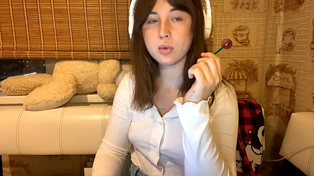 Tessa Muse online show from 4, 12, 2025