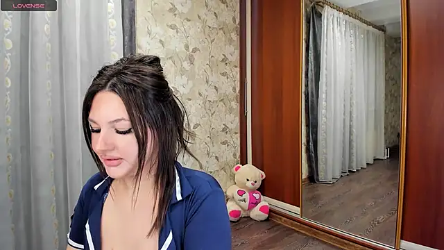 Snapshot of emmaledysss chatting on 29, 11, 2025 emmaledysss online show from 29, 11, 2025