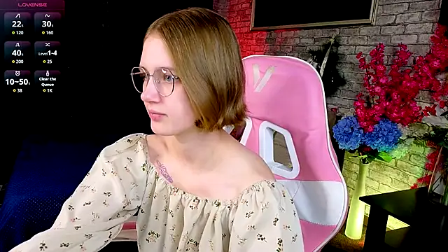 Mia Mooore online show from 22, 12, 2025