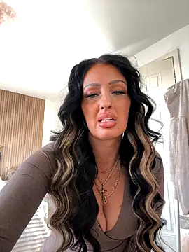 Lolaxox  online show from 19, 12, 2025