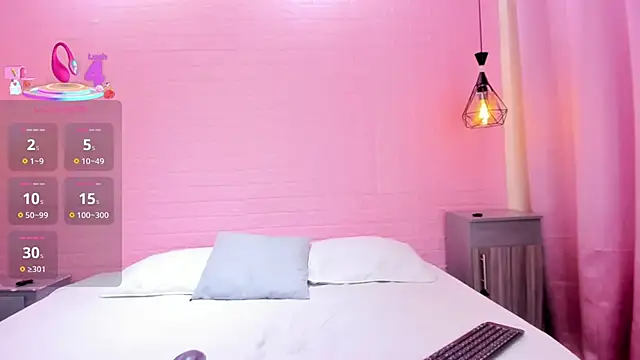 AlexandraMiller online show from 4, 12, 2025