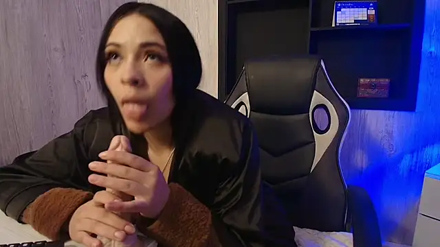 CRISTAL VIOLETA online show from 13, 1, 2026