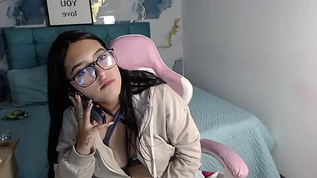 cherrysmall2 online show from 29, 11, 2025