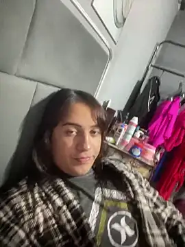Snapshot of larysinha chatting on 13, 5, 2026 larysinha online show from 13, 5, 2026