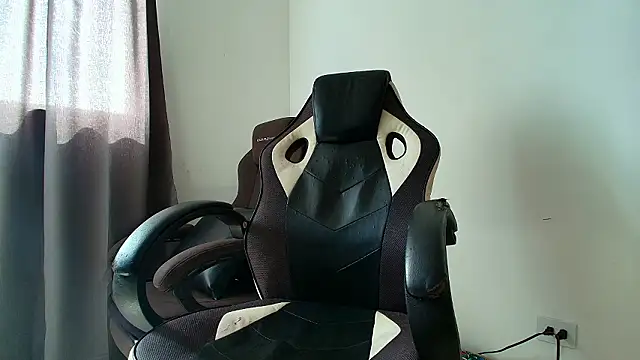 Snapshot of liorvante chatting on 4, 2, 2026 liorvante online show from 4, 2, 2026