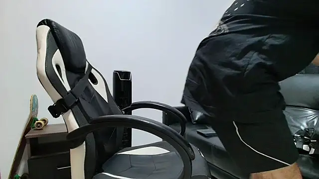 Snapshot of liorvante chatting on 5, 3, 2026 liorvante online show from 5, 3, 2026