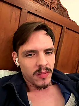 Snapshot of Dicken09 chatting on 29, 11, 2025 Dicken09 online show from 29, 11, 2025