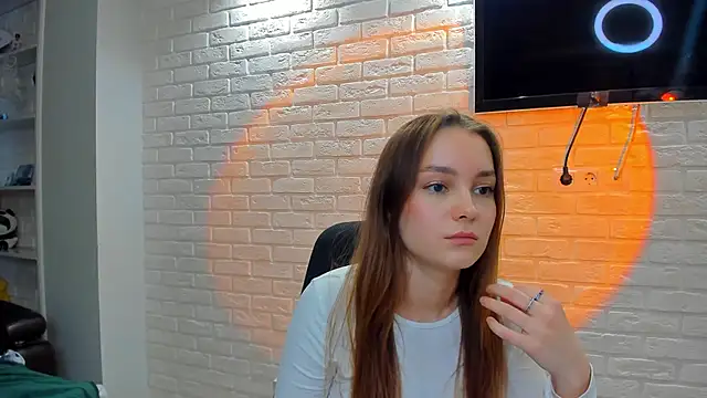 Snapshot of LouiseFlower_ chatting on 29, 11, 2025 LouiseFlower online show from 29, 11, 2025