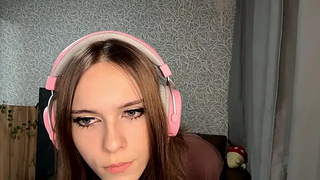 Snapshot of EvaLoveer chatting on 1, 12, 2025 EvaLoveer online show from 1, 12, 2025