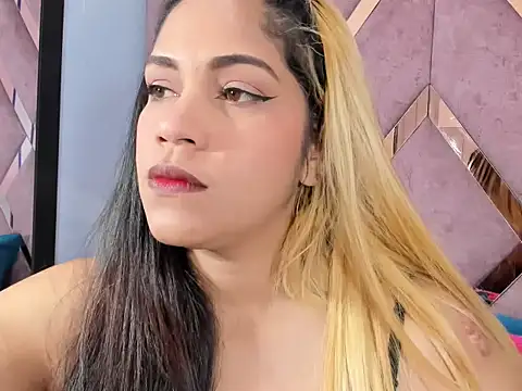 Snapshot of Faehlis__ chatting on 17, 12, 2025 Faehlis online show from 17, 12, 2025