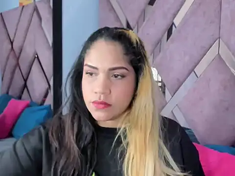 Snapshot of Faehlis__ chatting on 22, 12, 2025 Faehlis online show from 22, 12, 2025