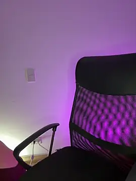 Snapshot of Julieta-8 chatting on 30, 11, 2025 Julieta-8 online show from 30, 11, 2025