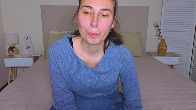 Snapshot of Olivia_milf_ chatting on 30, 11, 2025 Olivia milf online show from 30, 11, 2025