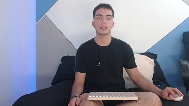 Snapshot of Bruno_steel1 chatting on 2, 12, 2025 Bruno steel1 online show from 2, 12, 2025