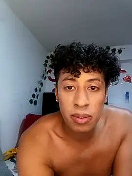 Varek biglatin dick online show from 15, 1, 2026