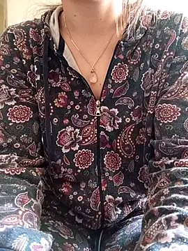 gatitachula93 online show from 17, 4, 2026